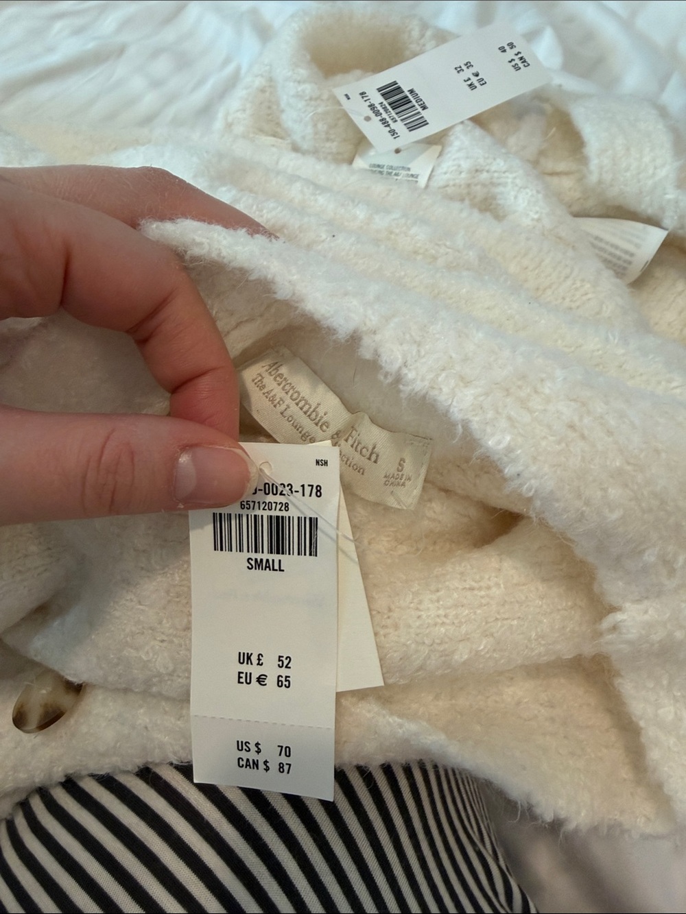 Abercrombie & Fitch Cream Knit Cardigan, Tank and Shorts Set - Picture 13 of 15